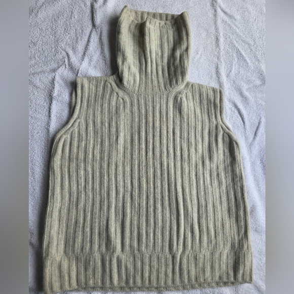 Max Mara Ribbed Knit Sleeveless Turtleneck Vest – Made in Italy – Size L - Picture 4 of 8